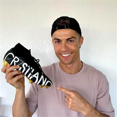 cristiano ronaldo nike voetbalschoenen van 600 euro|Cristiano Ronaldo Football Shoes (9) .